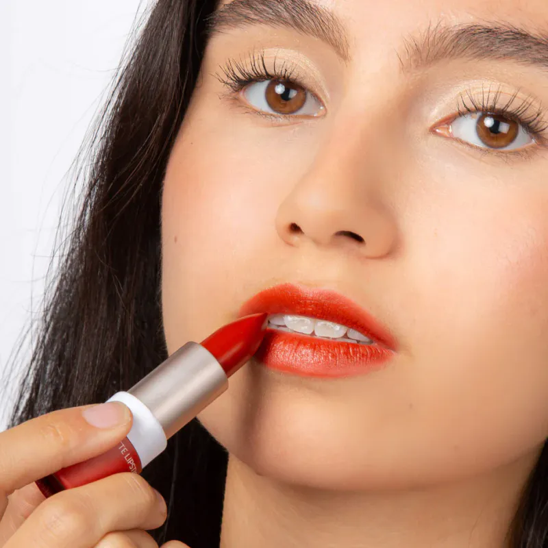 Økologisk matt leppestift - 05 Poppy 3.5g / Charlotte 