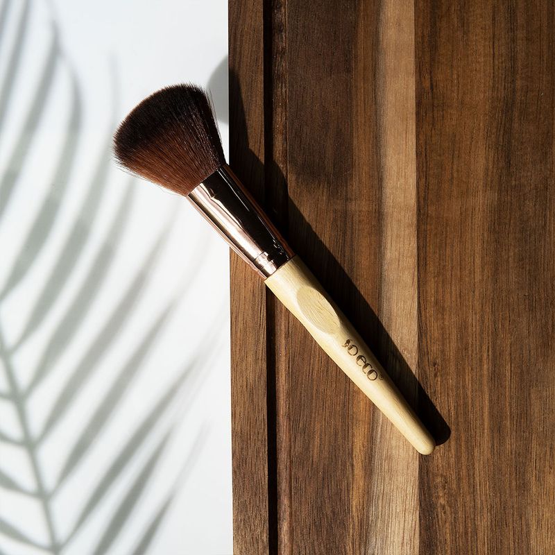 Blush Brush / So Eco