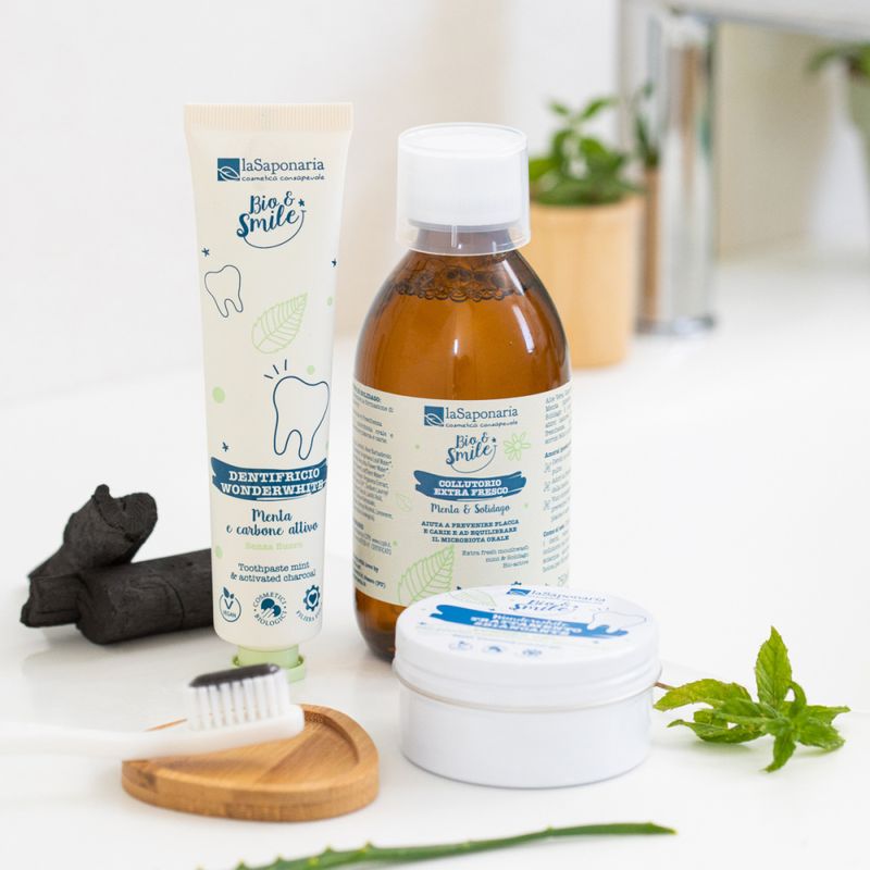 Wonderwhite Mint & Charcoal toothpaste 75 ml / La saponaria